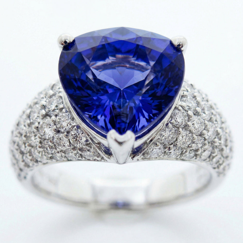 SAPPHIRE RING W/ DIAMOND