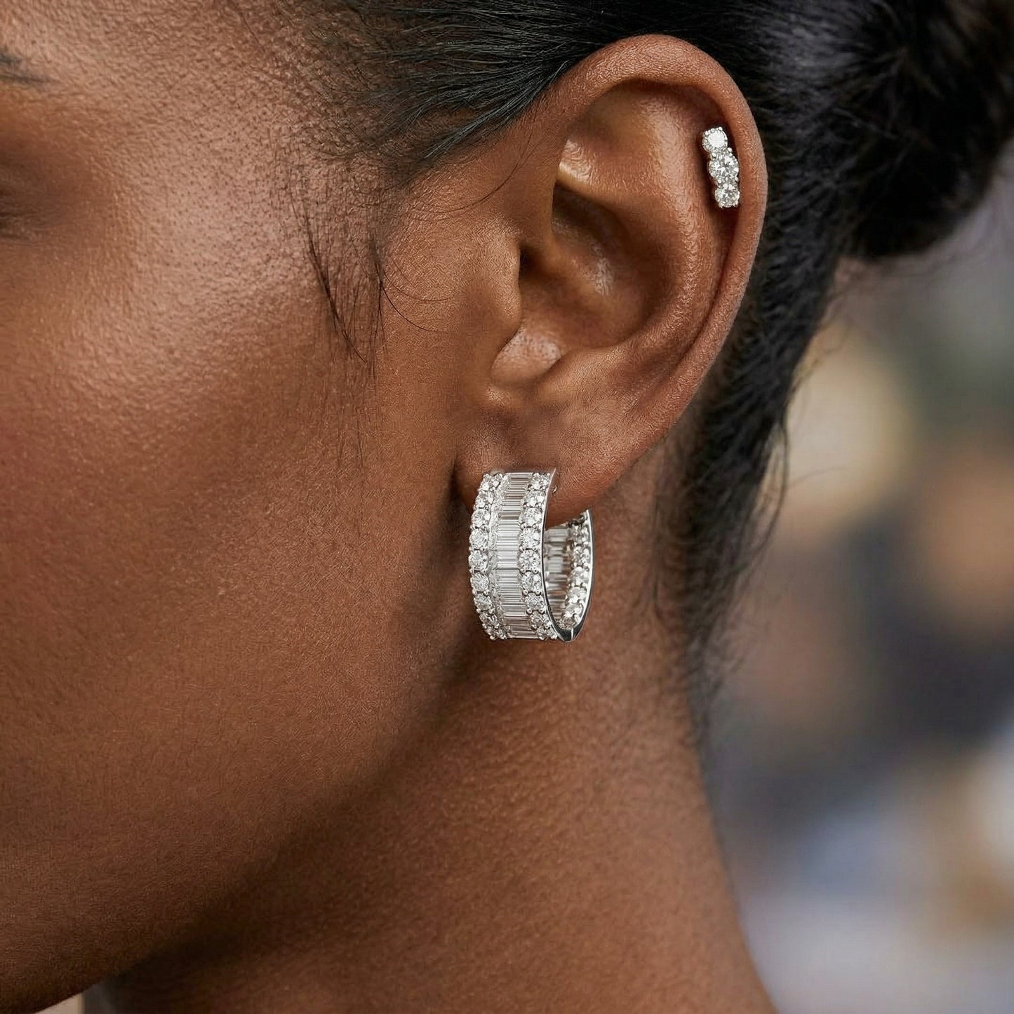 18KW DIAMOND BAGUETTE & ROUND OV HOOP EARS