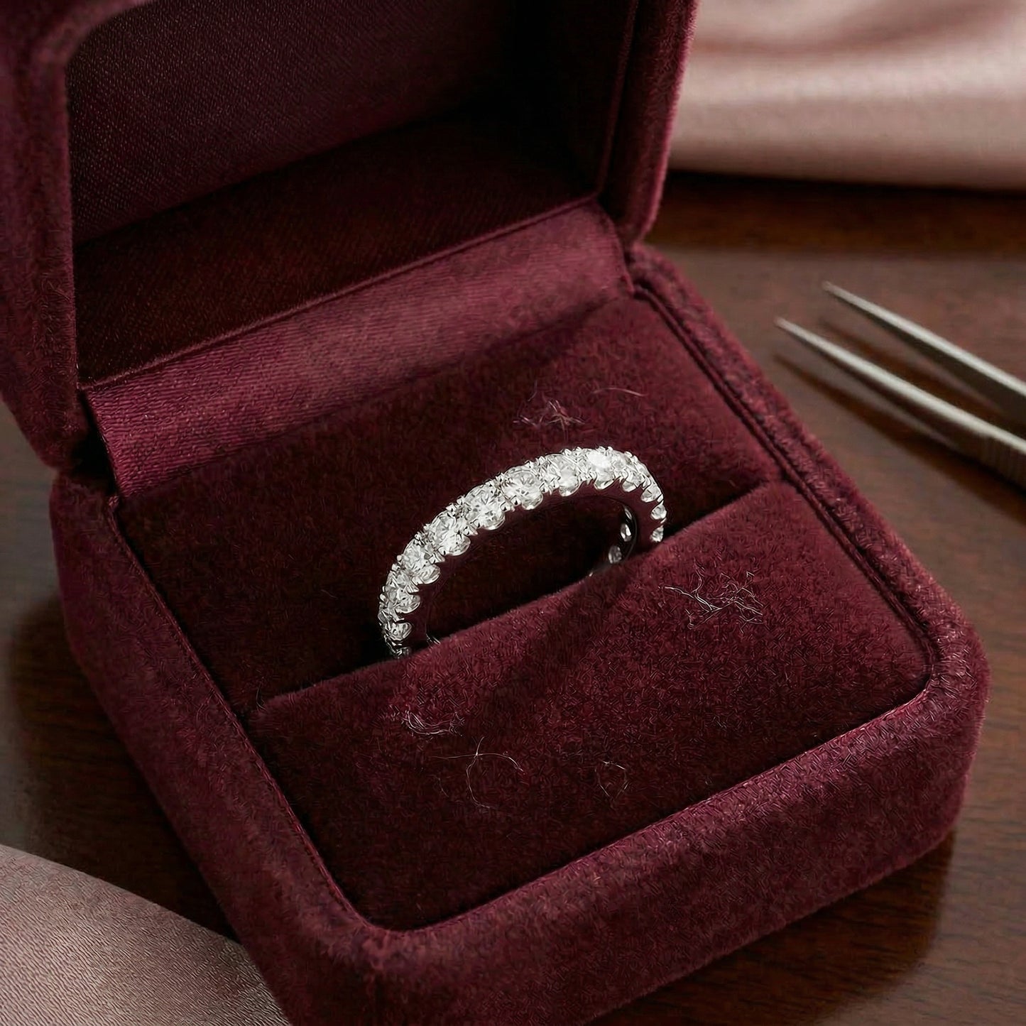 14KW DIAMOND U PRONG  BAND RING