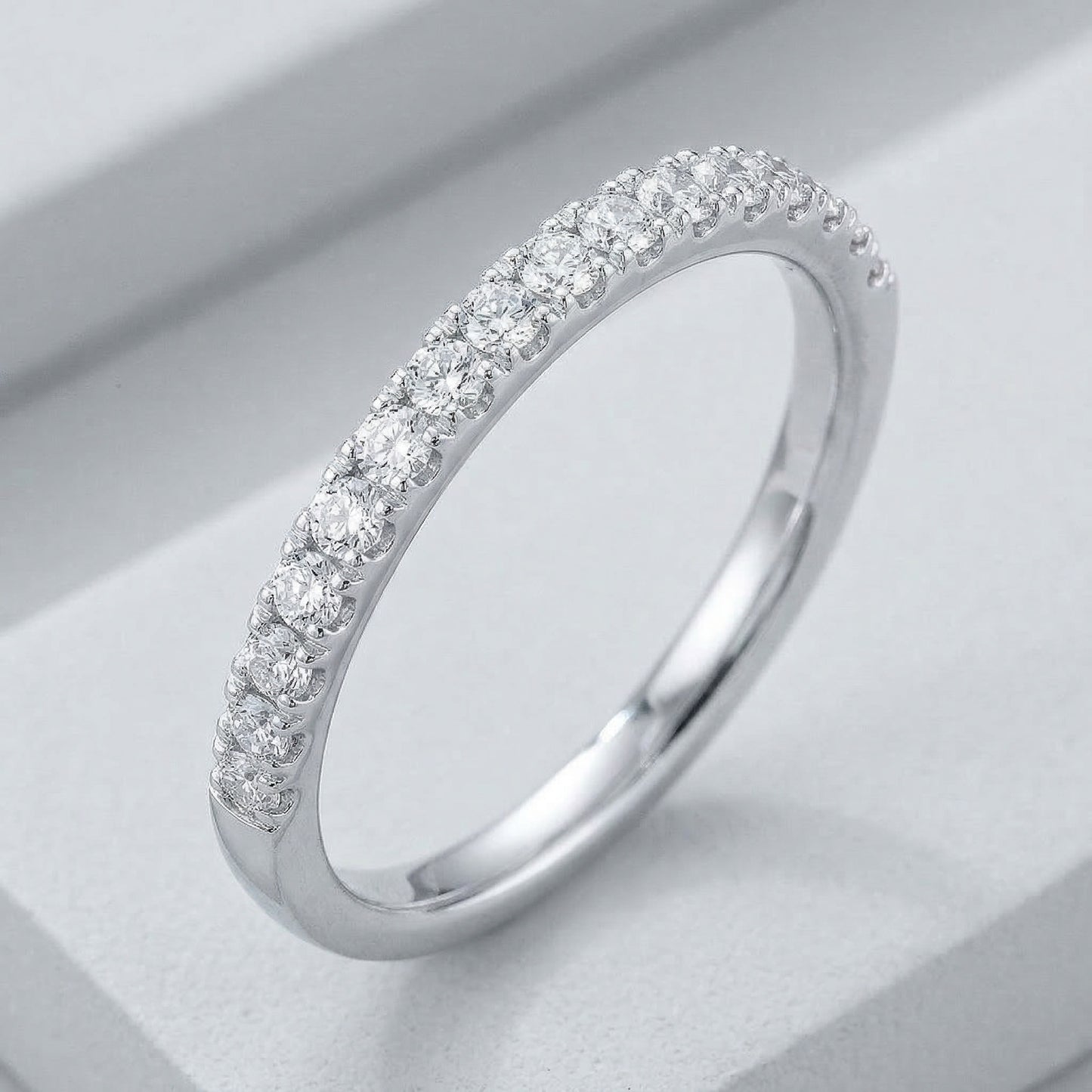 14KW DIAMOND U PRONG  BAND RING