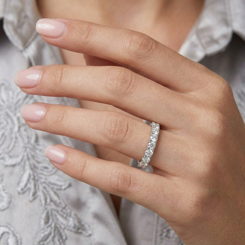 14KW DIAMOND U PRONG  BAND RING