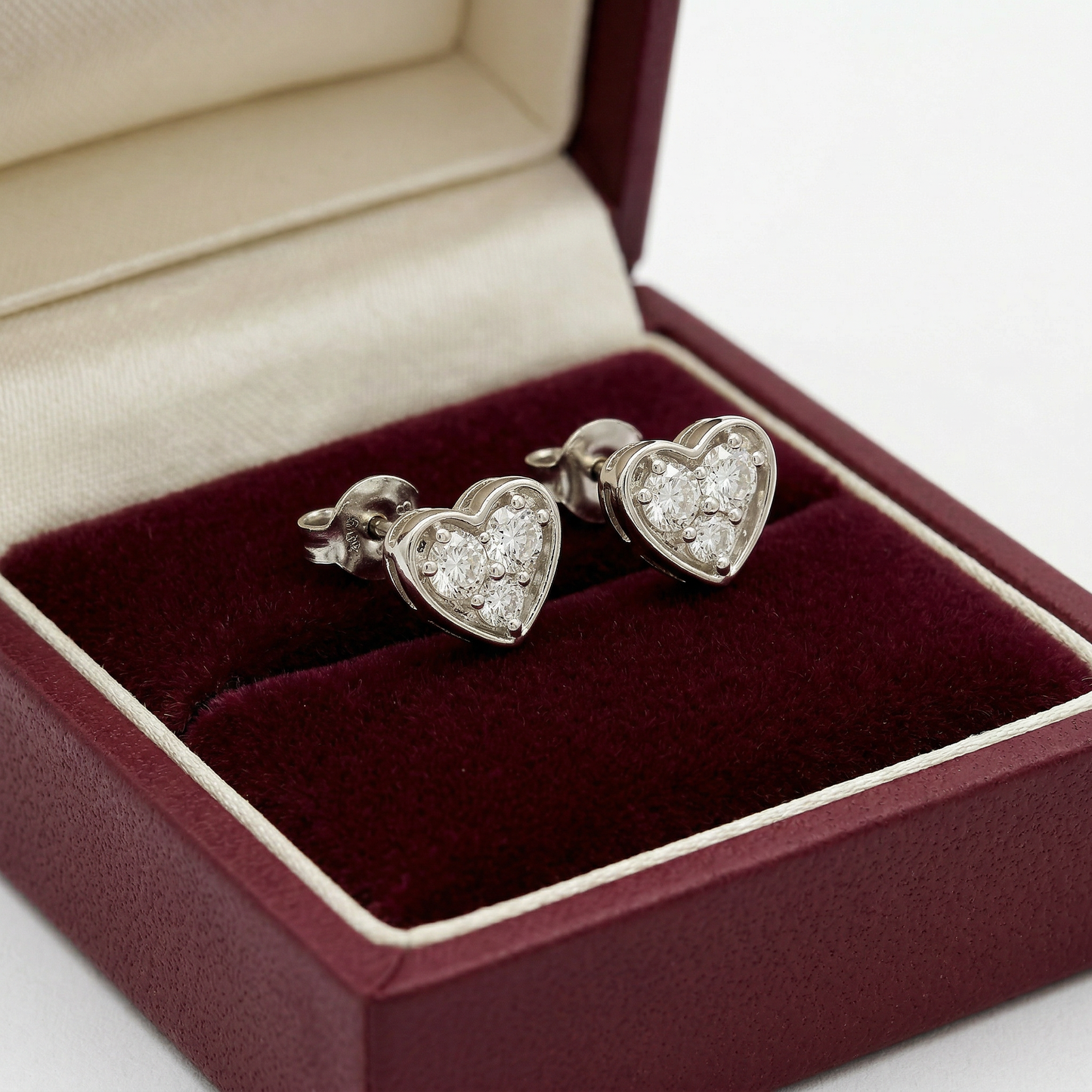 14KW DIAMOND STUD HEART EARRING