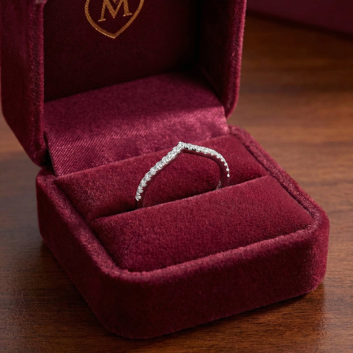 14KWG DIAMOND V SHAPE BAND RING
